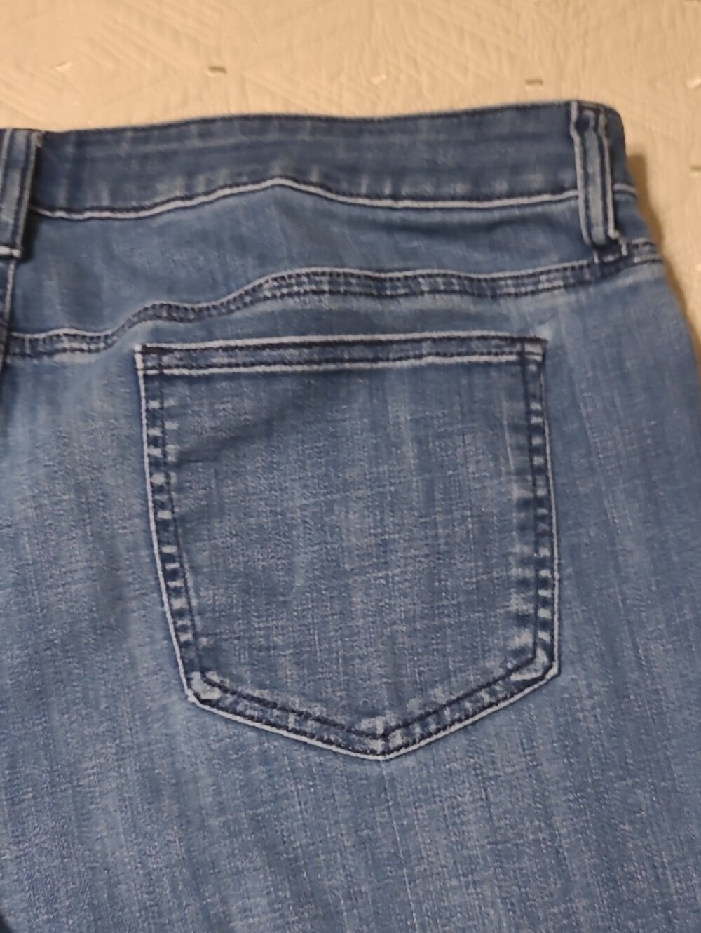 Chico's Classic Blue Women’s Cropped Jeans - Slim Fit - Picture 6 of 6